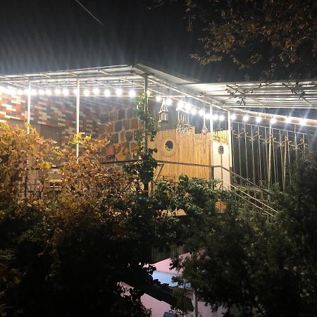 耶烈万Karen'S Dom & Terrace别墅 外观 照片